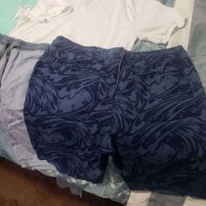 Shirt/shorts bundle 4 tems total